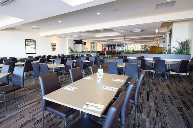 Esplanade Hotel - Yerinde Yemek