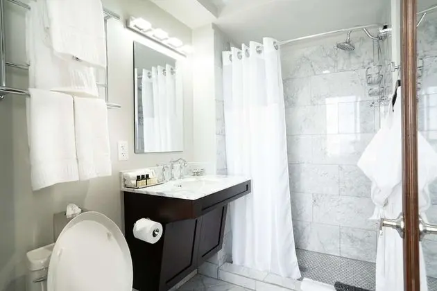 The Esquire Hotel Downtown Gastonia, Ascend Hotel Collection - Banyo Tipleri