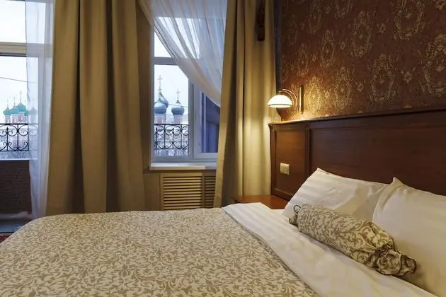 Esquire Hotel