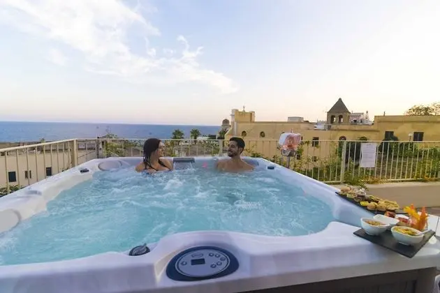 Est Hotel - Havuz