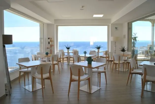 Est Hotel - Lobi