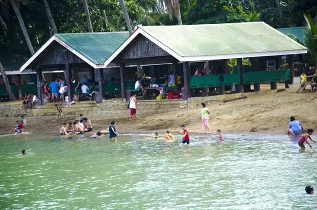 Estaca Bay Gardens Conference Resort - Plaj