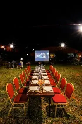 The Estate Resort Bar and Restaurant - Yerinde Yemek