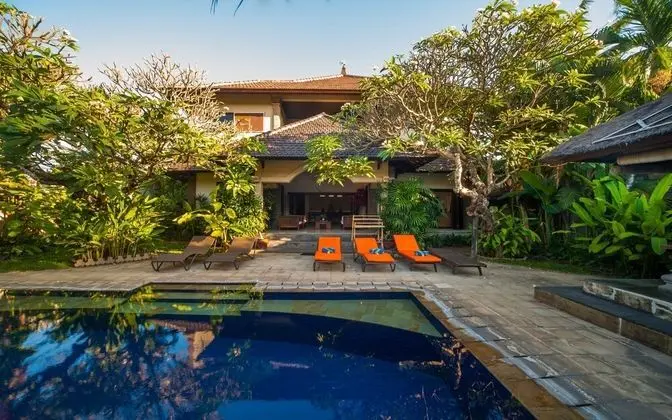 Villa Este, Seminyak