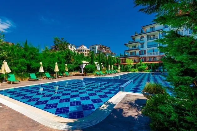 Esteban VIP Residence Club