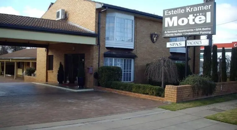 Estelle Kramer Motor Inn - Dış Mekan