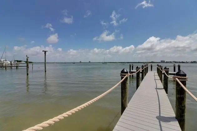 Estero Bay 2nd Floor Apartment - Plaj