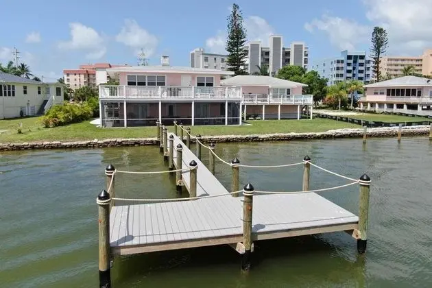 Estero Island Apartment With Boat Dock