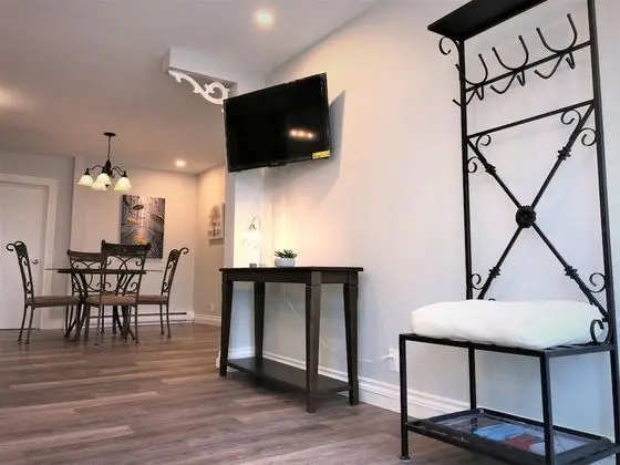 Esther's Place-Carleton Place Downtn Apt - Lobi