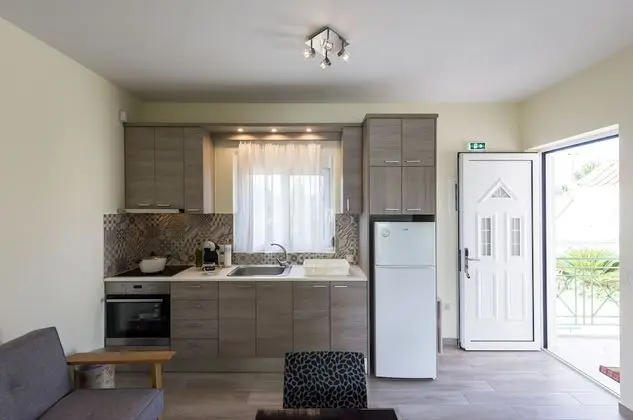 Estia, Stylish Villa a step to the Sandy Beach - Mutfak