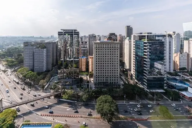 Estiloso e Confort vel Apartamento com Varanda Vila Ol Mpia
