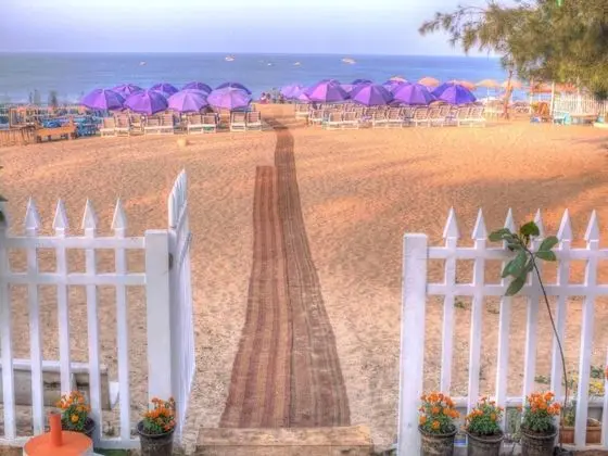 Estrela Do Mar Beach Resort - A Beach Property, Goa - Plaj