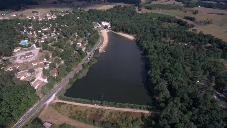 Etang Vallier Resort