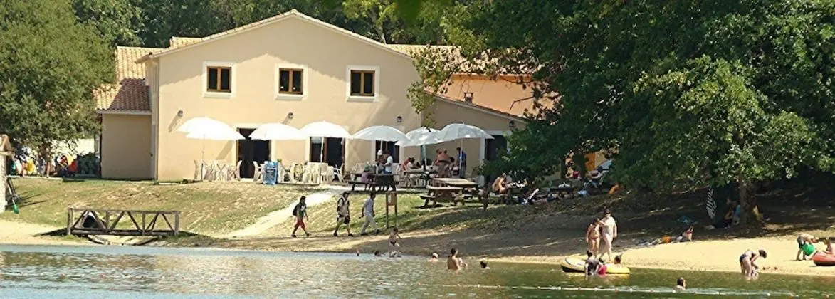 Etang Vallier Resort - Lobi