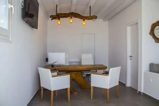 Eternal Suites - Lobi