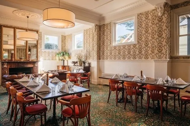 Hotel Etico at Mount Victoria Manor - Yerinde Yemek