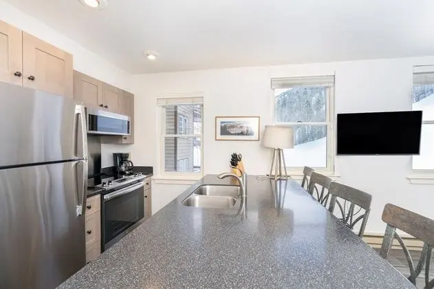 Etta Place 1 by Avantstay Ski In/ Ski Out Unit w/ Views of the Slopes! - İç Mekan