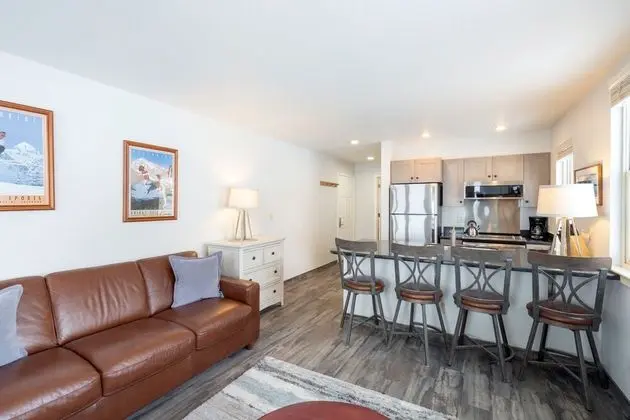 Etta Place 1 by Avantstay Ski In/ Ski Out Unit w/ Views of the Slopes! - İç Mekan