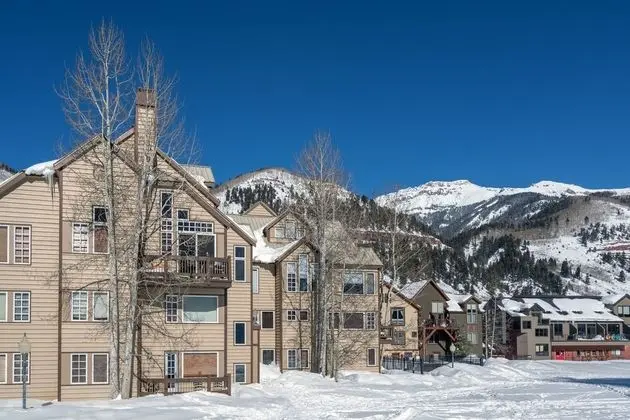 Etta Place Too 113 by Avantstay Close to Town & The Slopes! In Complex w/ Communal Pool & Hot Tub
