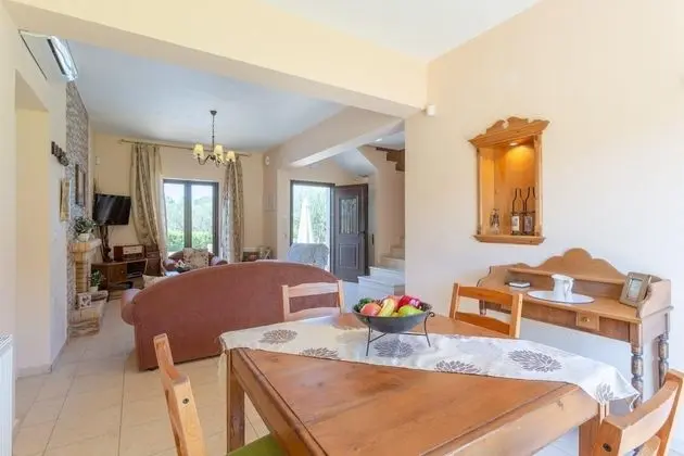 Villa Eufrosini Large Private Pool Walk to Beach Sea Views A C Wifi Car Not Required - 2301 - Oda
