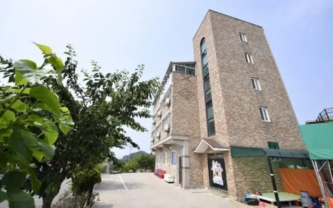 Eulwangri Donkey Pension - Bina Özellikleri
