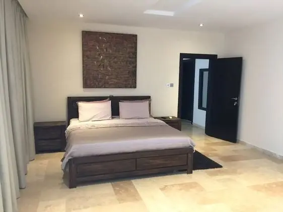 Euneva Court Townhouses - Bentley Place - Oda