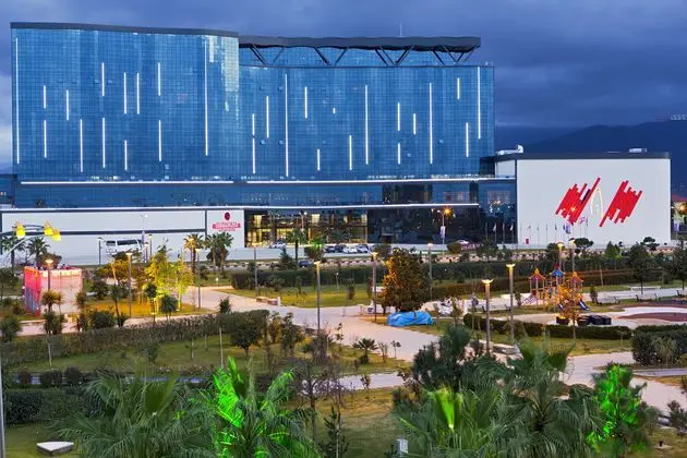Euphoria Batumi Convention & Casino Hotel - Genel