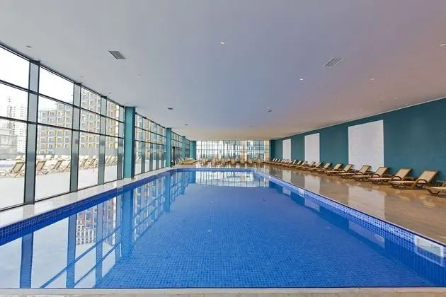 Euphoria Batumi Convention & Casino Hotel - Havuz