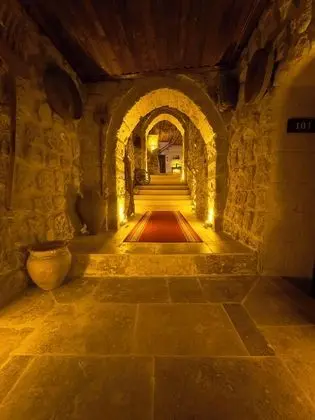 Euphoria Cave House - Öne Çıkan Resim