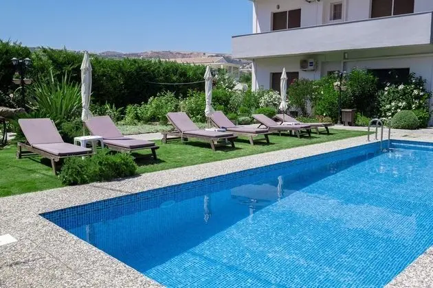 Euphoria Home for 6 with pool and garden - Havuz