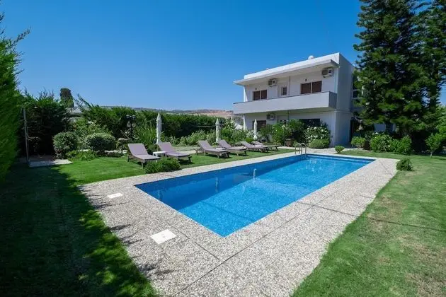 Euphoria Home for 6 with pool and garden - Öne Çıkan Resim