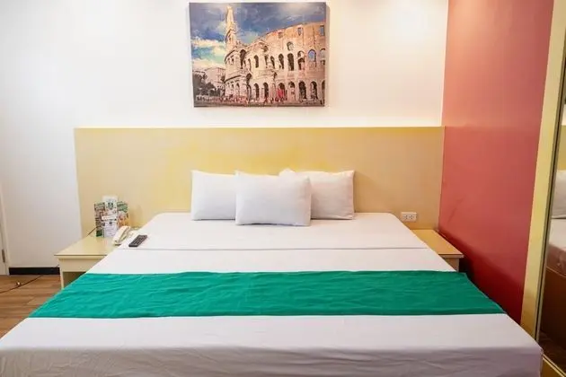 Eurotel North Edsa - Oda Manzaraları