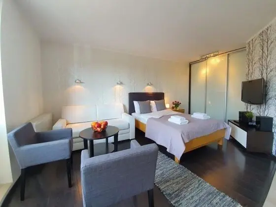 Europa Apartament - 365PAM