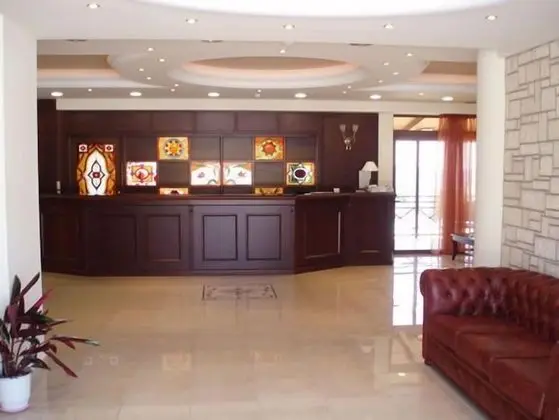 Europa Beach Hotel - Lobi