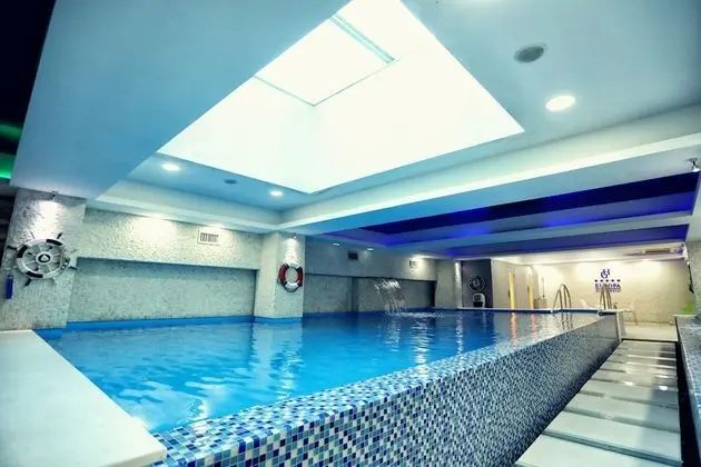 Europa Grand Hotel - Havuz