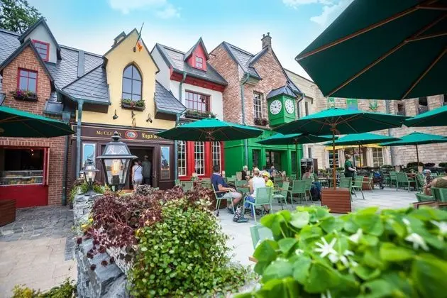 Europa-Park Freizeitpark & Erlebnis-Resort, Hotel Castillo Alcazar