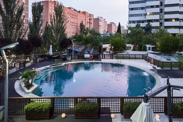 Eurostars Madrid Mirasierra Suites - Öne Çıkan Resim