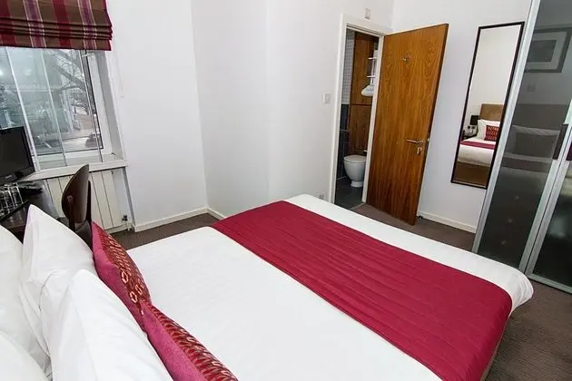 Euston Square Hotel