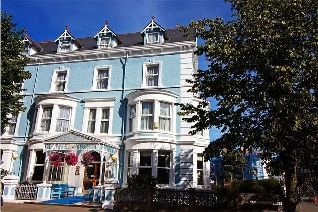 Evans Hotel