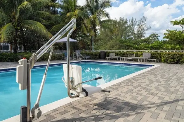 EVEN Hotels Miami - Airport - Havuz