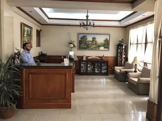 Ever Green Hotel - Lobi