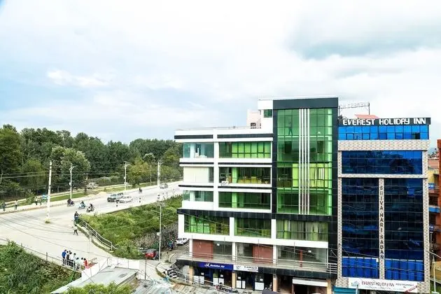 Everest Holiday Inn