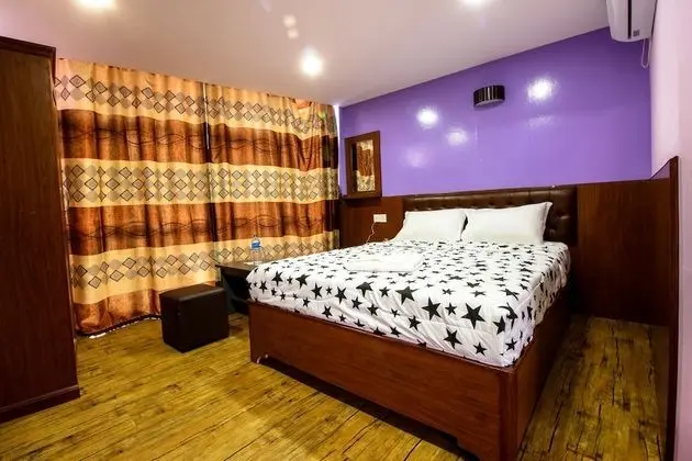 Everest Holiday Inn - Öne Çıkan Resim
