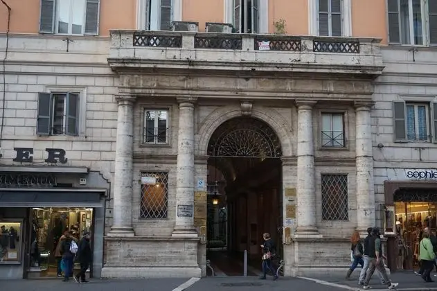Everest Inn Rome