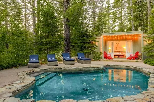 Everett by Avantstay 5mins to Squaw Valley! W/pool & HOT TUB