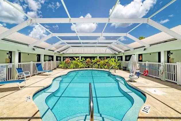 Everglades Adventures Hotel Suites by Ivey House - Havuz