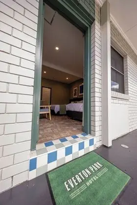 EVERTON PARK HOTEL
