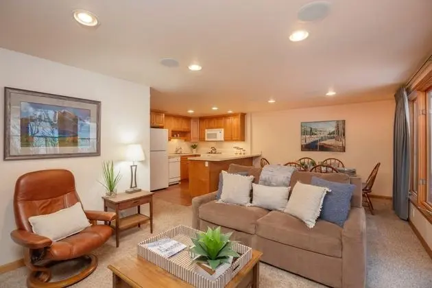 Everything You Need - 2BR Steps To Gondola