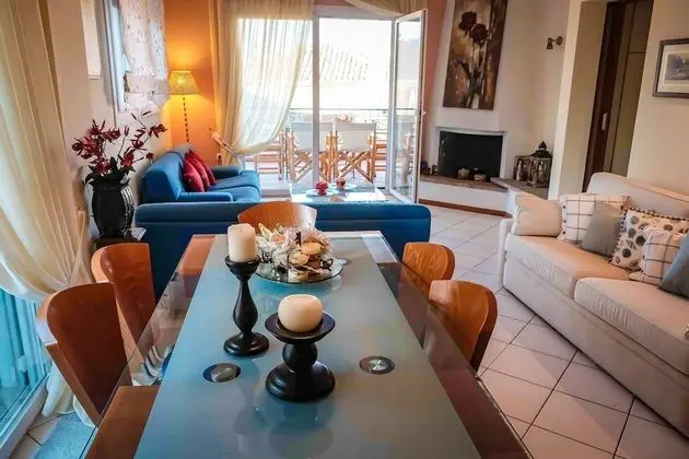 Evgenia's Balcony - Öne Çıkan Resim