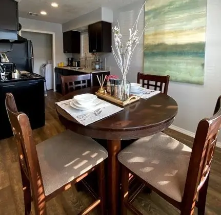 Evie's Campus-close 2 bedroom luxury - Yerinde Yemek
